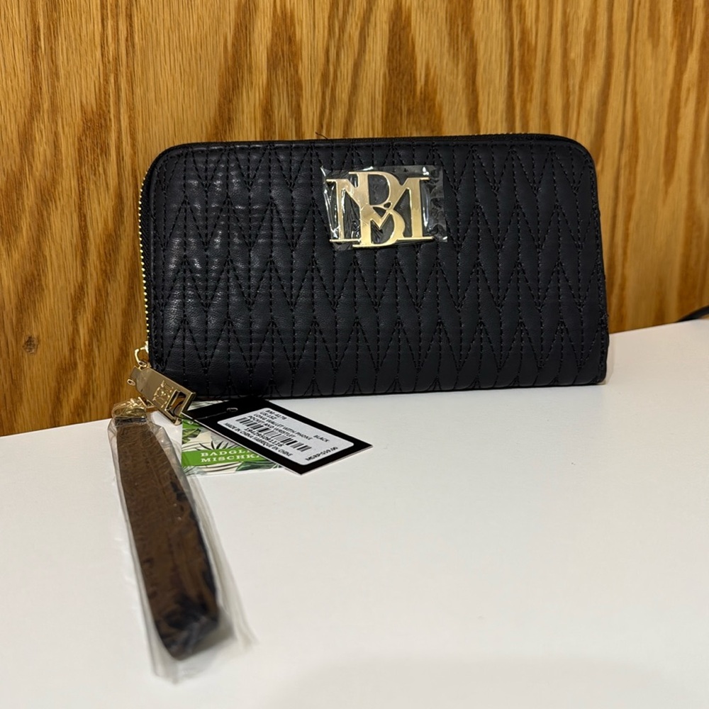 NWT Badgley Mischka wristlet, Vegan Leather
